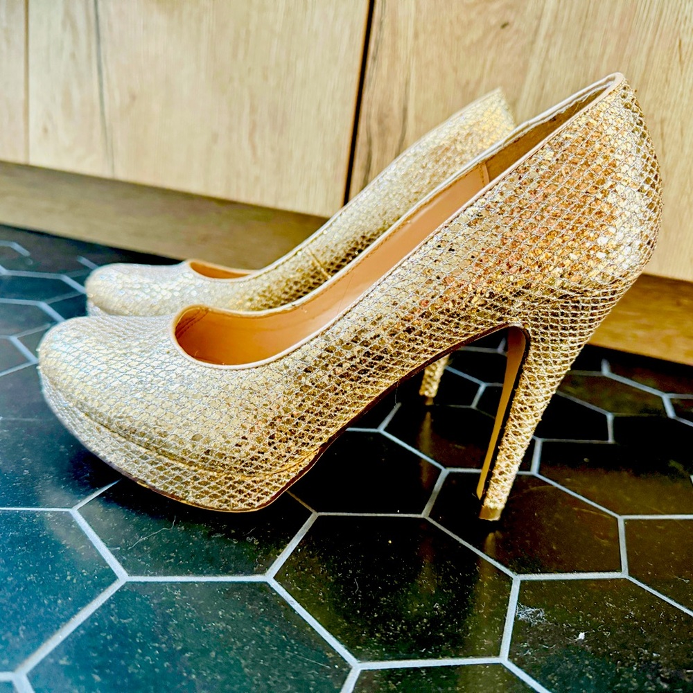 Gold Heels - size 9